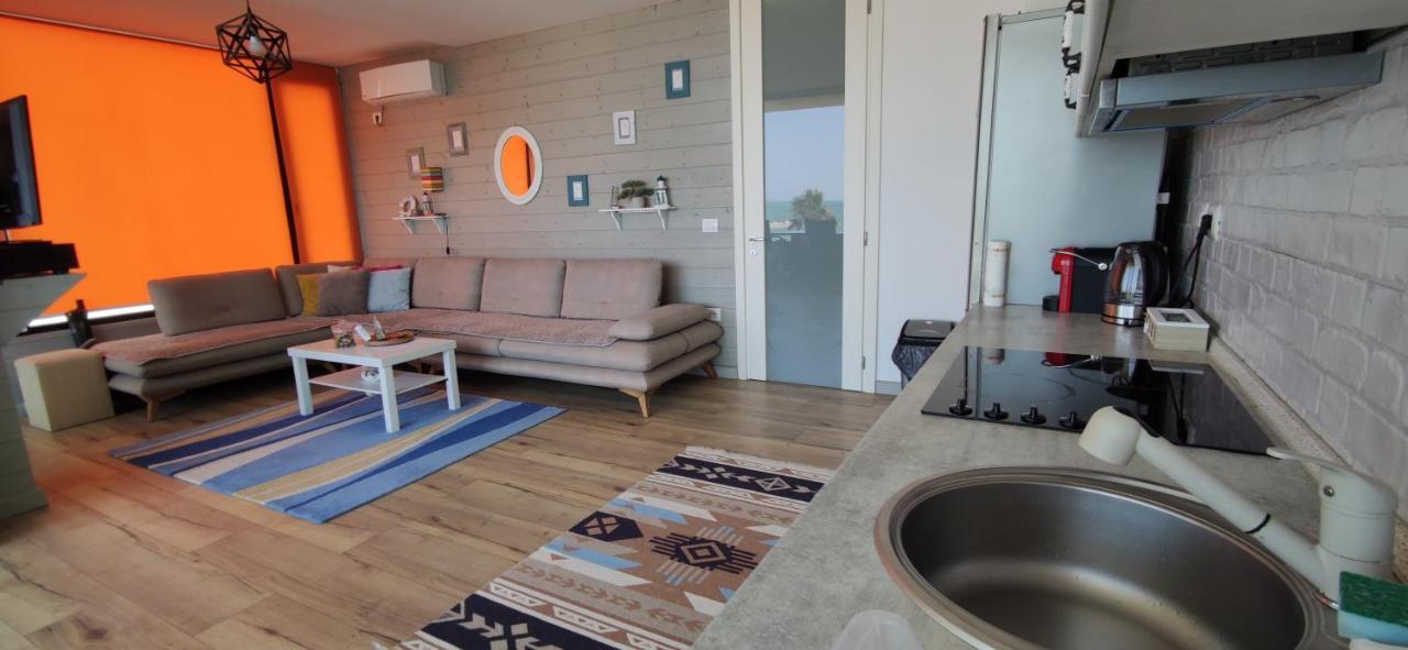 Luxury Beach Apartment In Qerret Golem  Exterior photo